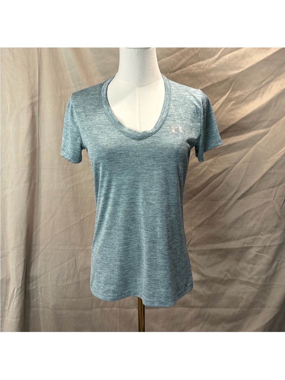 Under Armour Women's Heather Blue V-Neck Performance Tee